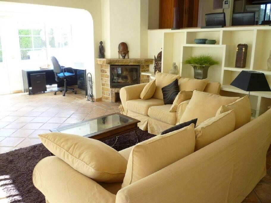 11647 - Private Cosy In Area Villa