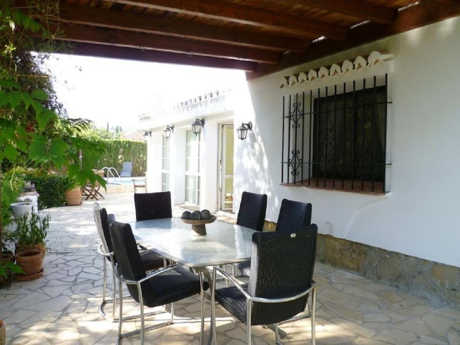 11647 - Private Cosy In Area *